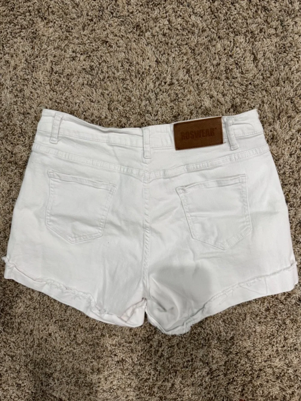 Roswear Women's Ripped Mid Rise Stretchy Denim Jeans Shorts white size Large